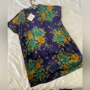 ‼️ACCEPTING OFFERS‼️
 - NWT Velvet Floral Dress